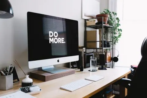 Call-to-Action durch Whitespace betont